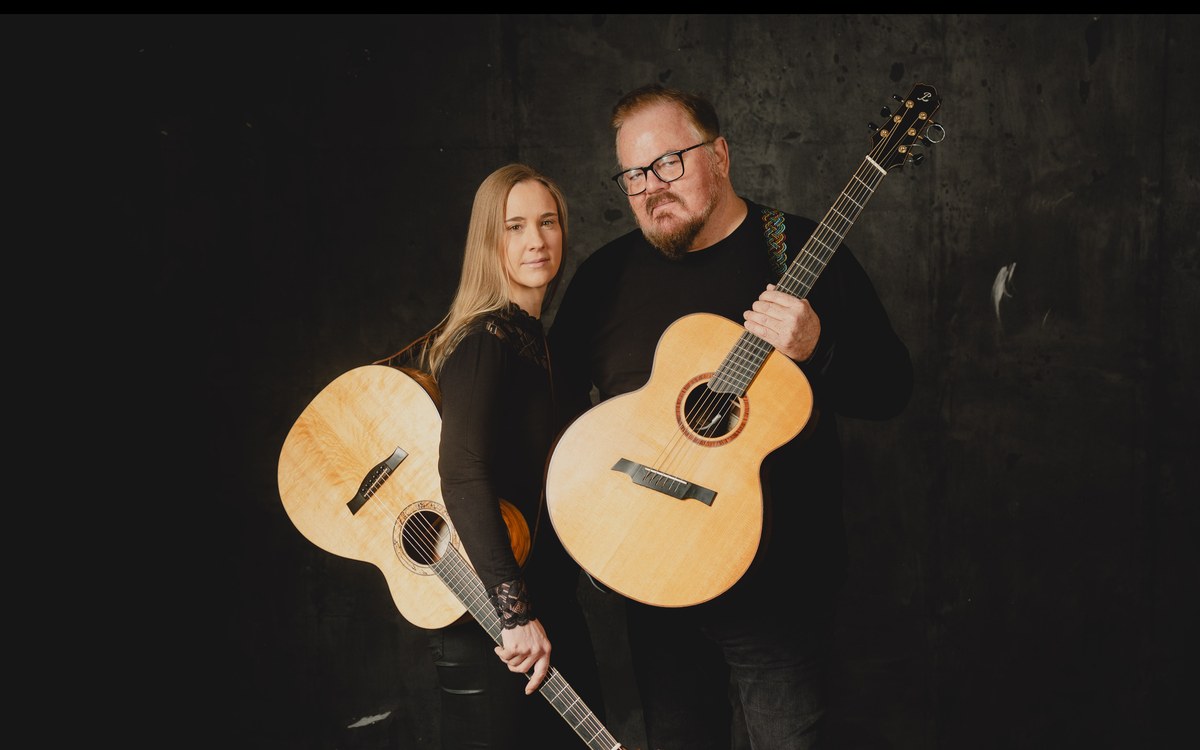 Don Ross & Julie Malía